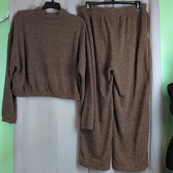 Reebok Brown Teddy Lounge Set - Picture 7 of 10